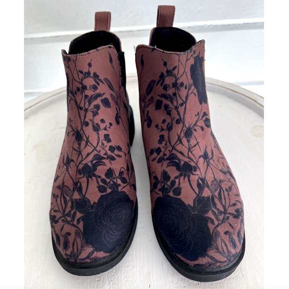 ROGUE  & WOLF Sepia Rose Romance Vegan Chelsea Boots - 39/ US 7.5 - Picture 3 of 11